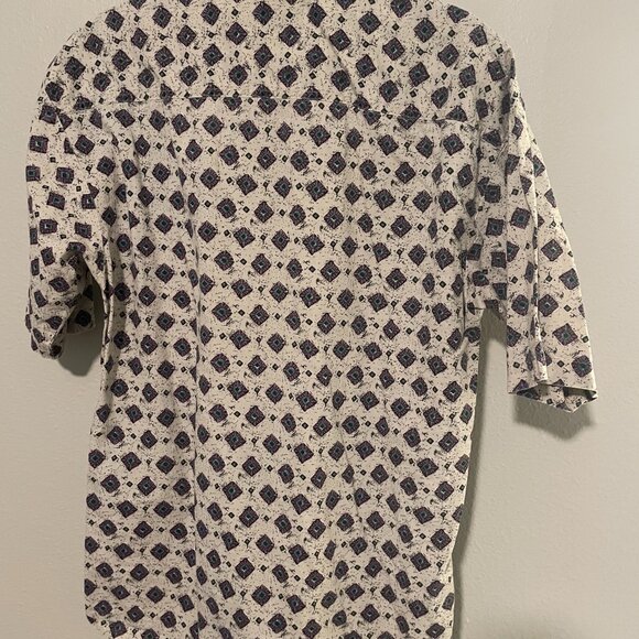 Vintage Abstract Men's Button Down - Picture 2 of 5